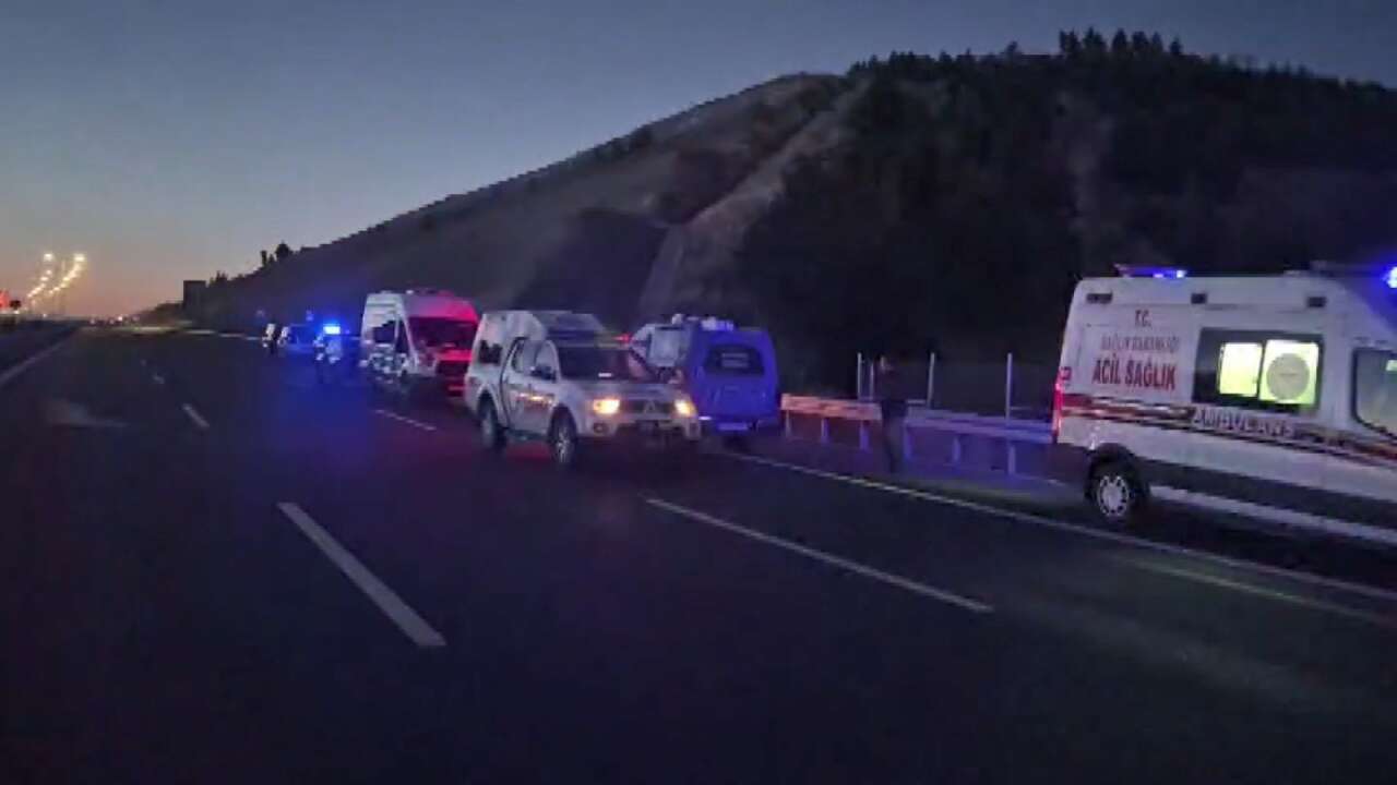 Yolcu otobüsü alev aldı! Biri bebek 8 kişi öldü, 33 yaralı var 19